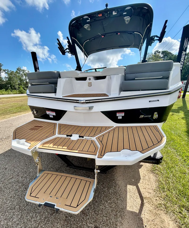 Slide: The Image of MasterCraft XT22 T 2026 - 11