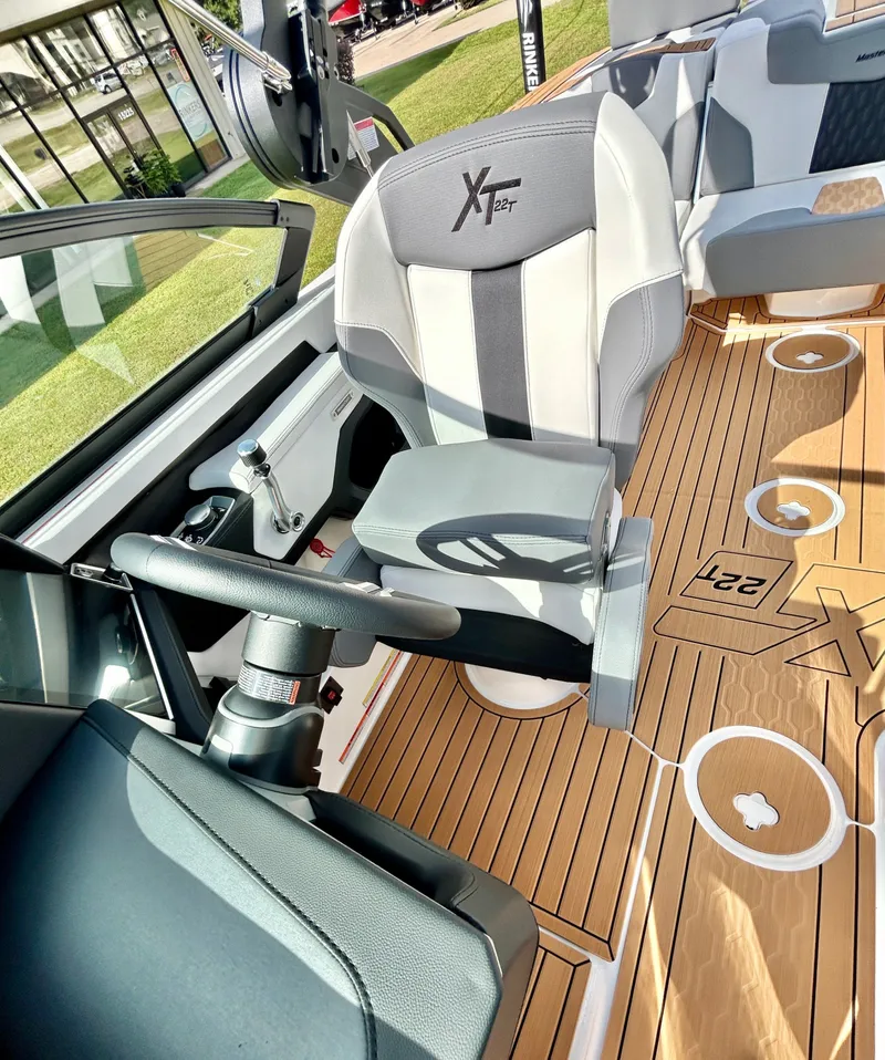 Slide: The Image of MasterCraft XT22 T 2026 - 19