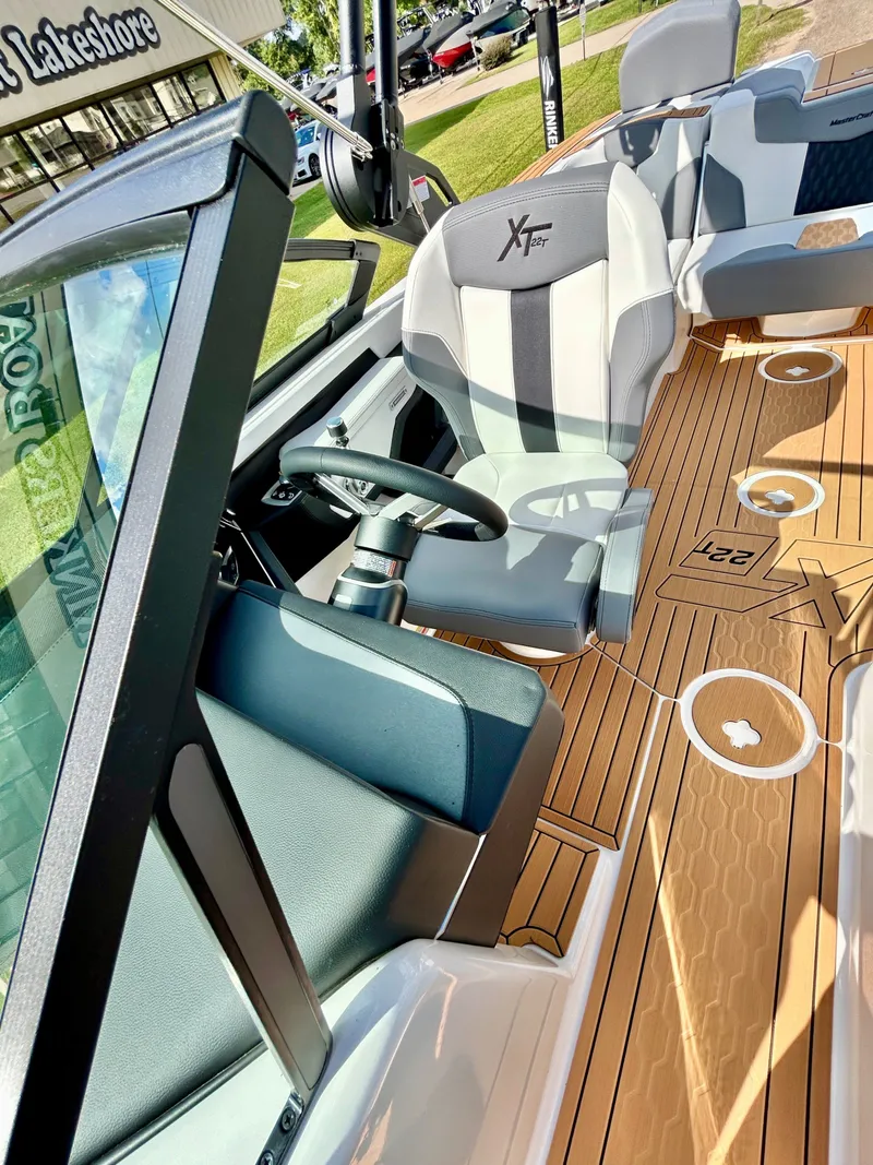 Slide: The Image of MasterCraft XT22 T 2026 - 20