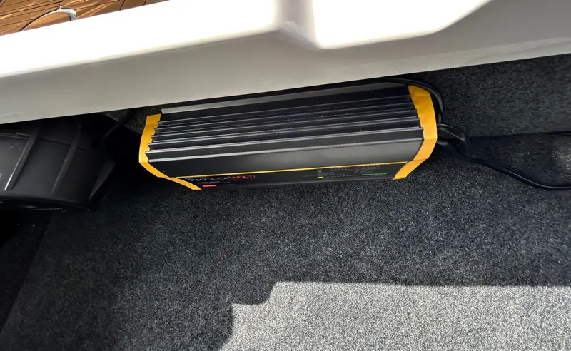 Slide: The Image of MasterCraft XT22 T 2026 - 34