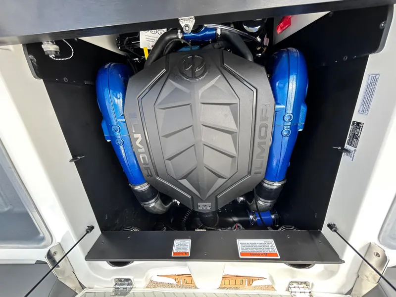 Slide: The Image of MasterCraft XT22 T 2026 - 43