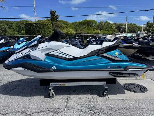 Slide: The Image of Yamaha FX Cruiser HO 2026 - 5