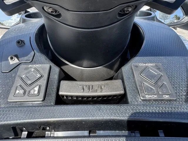 Slide: The Image of Yamaha FX Cruiser HO 2026 - 13