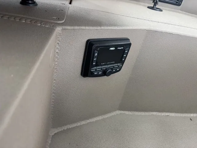 Slide: The Image of Control panel of Thor Boats 1754 Timber Hammer Elite 2026. - 17