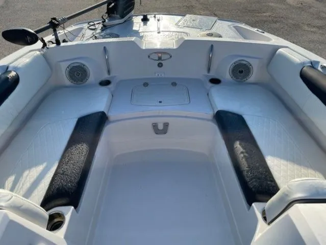 Slide: The Image of Tahoe 2150 Outboard 2016 - 5