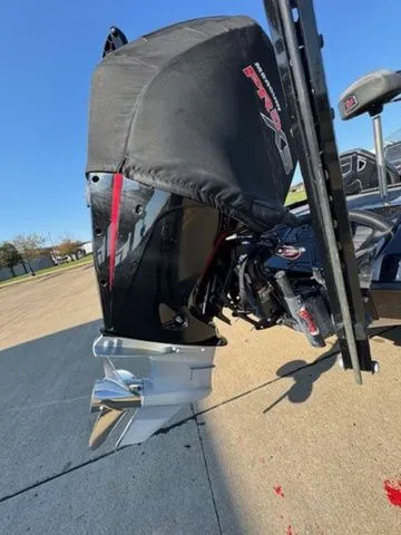 Slide: The Image of Ranger Z520R 2023 - 11