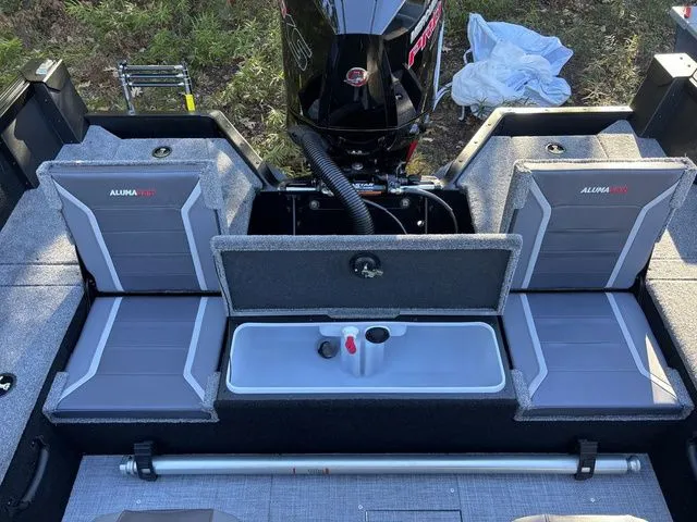 Slide: The Image of Alumacraft Competitor 185X Sport 2026 - 12