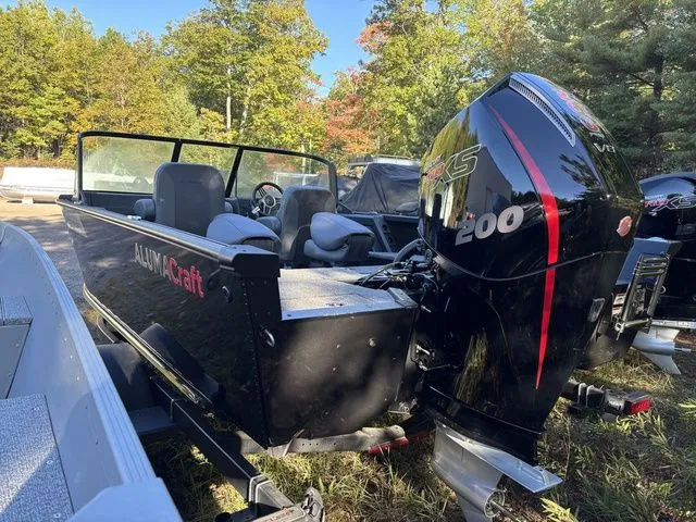 Slide: The Image of Alumacraft Competitor 185X Sport 2026 - 6