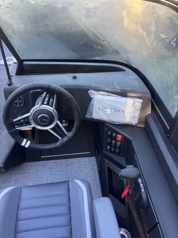 Slide: The Image of Alumacraft Competitor 185X Sport 2026 - 9