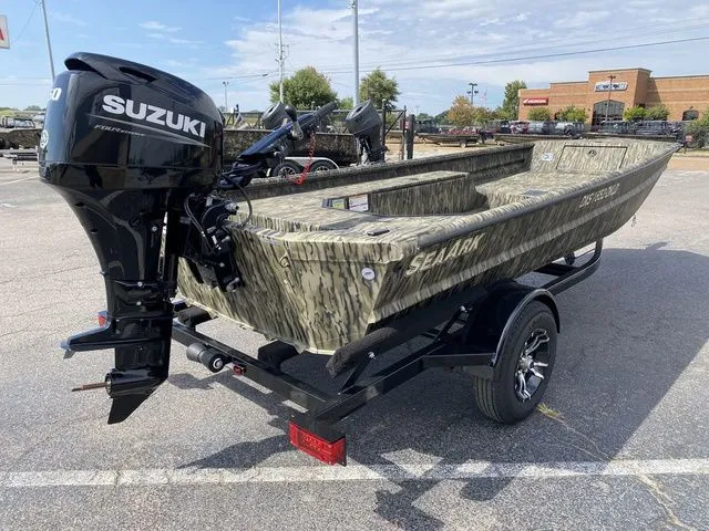 Slide: The Image of SeaArk DXS 1652 DKLD 2025 - 5