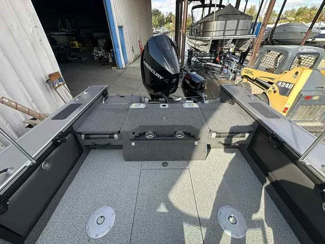 Slide: The Image of Lund 2075 Pro-V Sport 2025 - 16