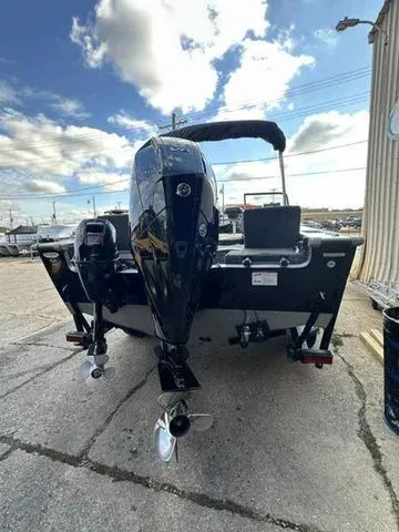 Slide: The Image of Lund 2075 Pro-V Sport 2025 - 17