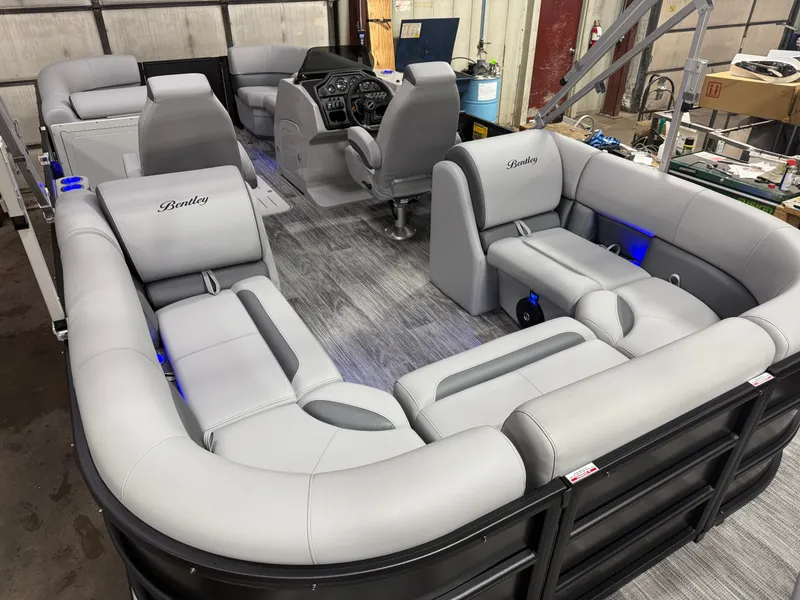 Slide: The Image of Bentley Pontoons Legacy 223 Navigator Quad Lounge Tritoon & Honda 4-Stroke EFI 2026 - 23
