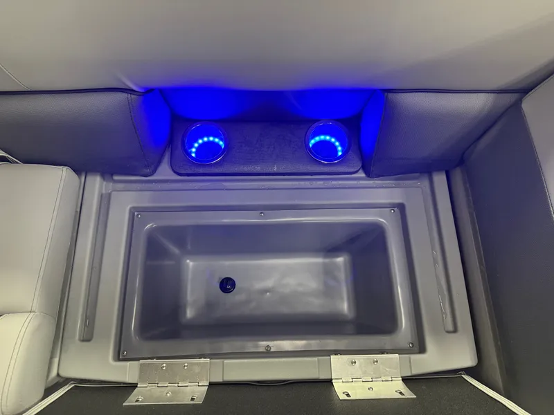 Slide: The Image of Bentley Pontoons Legacy 223 Navigator Quad Lounge Tritoon & Honda 4-Stroke EFI 2026 - 28