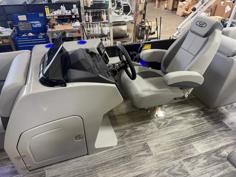 Slide: The Image of Bentley Pontoons Legacy 220 Navigator DL Quad Lounge 2026 - 11