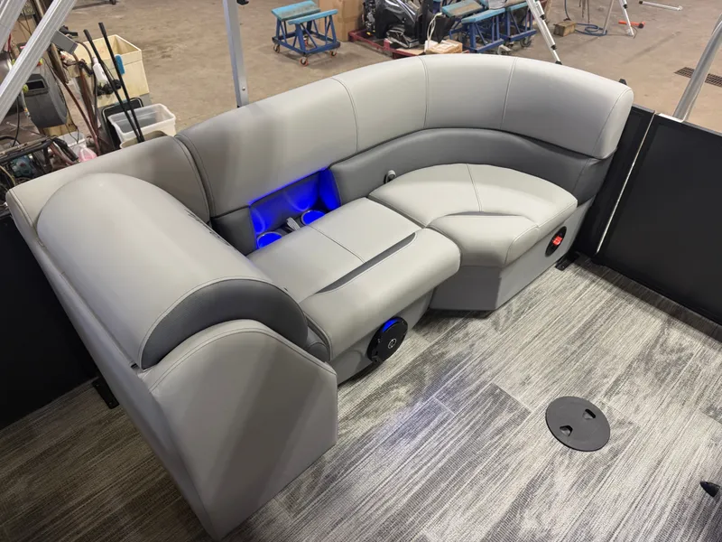 Slide: The Image of Bentley Pontoons Legacy 220 Navigator DL Quad Lounge 2026 - 18