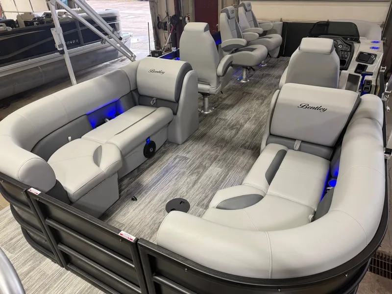 Slide: The Image of Bentley Pontoons Legacy 220 Navigator DL Quad Lounge 2026 - 19