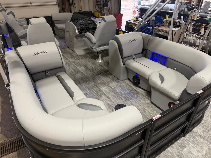 Slide: The Image of Bentley Pontoons Legacy 220 Navigator DL Quad Lounge 2026 - 20