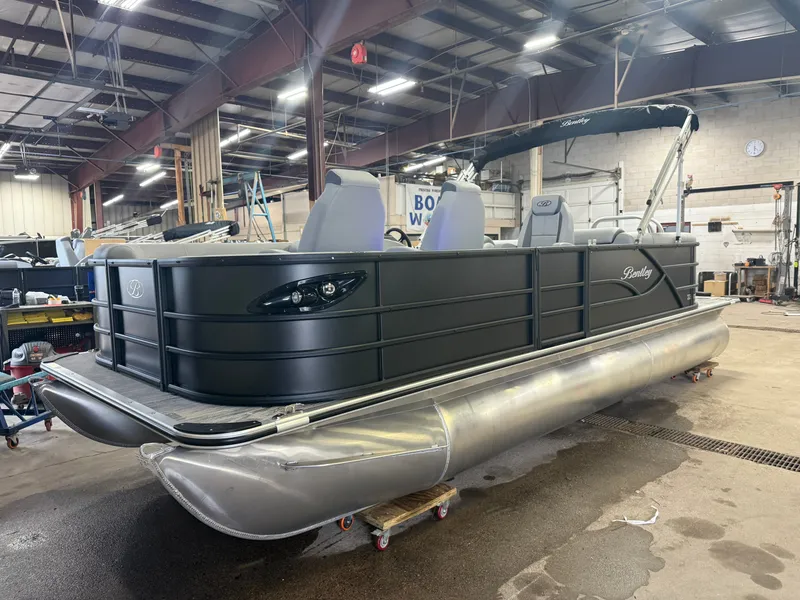 Slide: The Image of Bentley Pontoons Legacy 220 Navigator DL Quad Lounge 2026 - 36