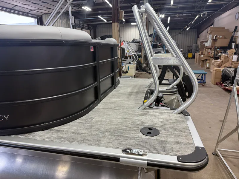 Slide: The Image of Bentley Pontoons Legacy 220 Navigator DL Quad Lounge 2026 - 39