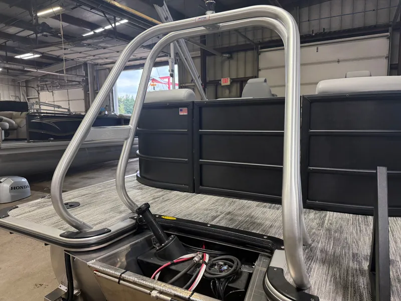 Slide: The Image of Bentley Pontoons Legacy 220 Navigator DL Quad Lounge 2026 - 43