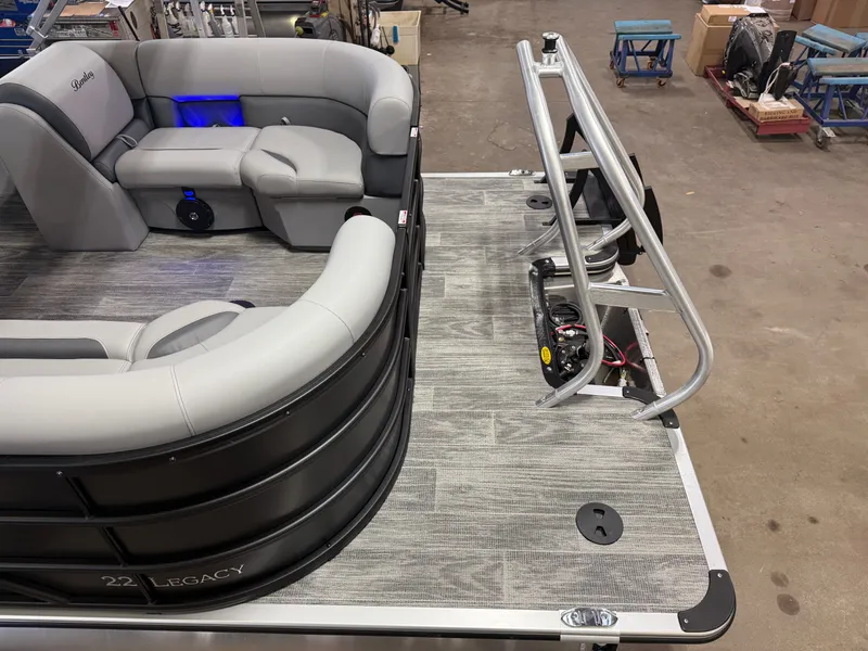 Slide: The Image of Bentley Pontoons Legacy 220 Navigator DL Quad Lounge 2026 - 5