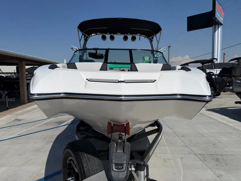 Slide: The Image of MasterCraft NXT24 2021 - 12
