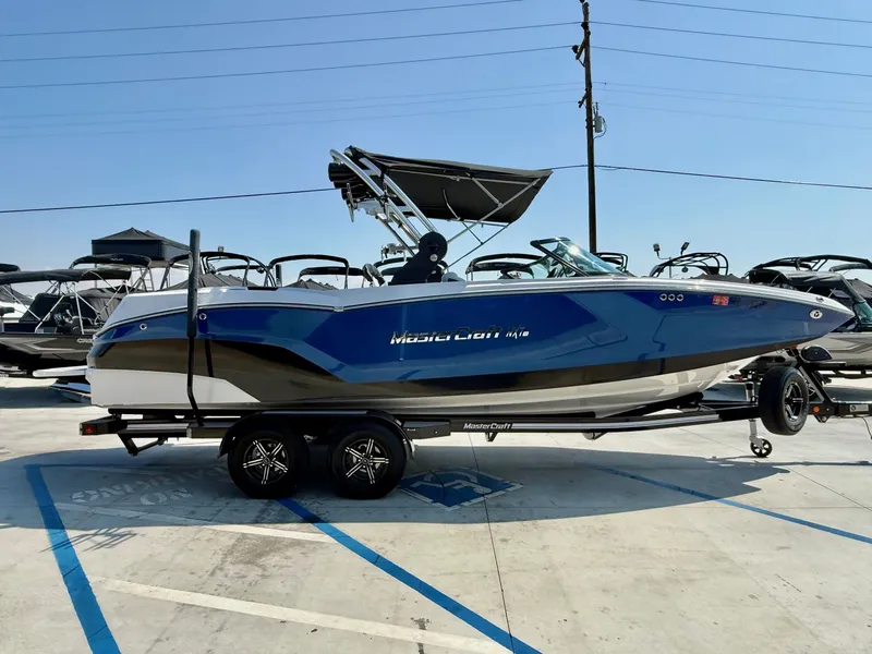 Slide: The Image of MasterCraft NXT24 2021 - 13