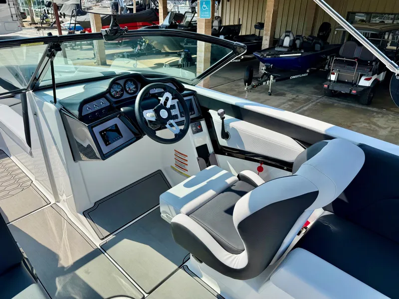 Slide: The Image of MasterCraft NXT24 2021 - 14