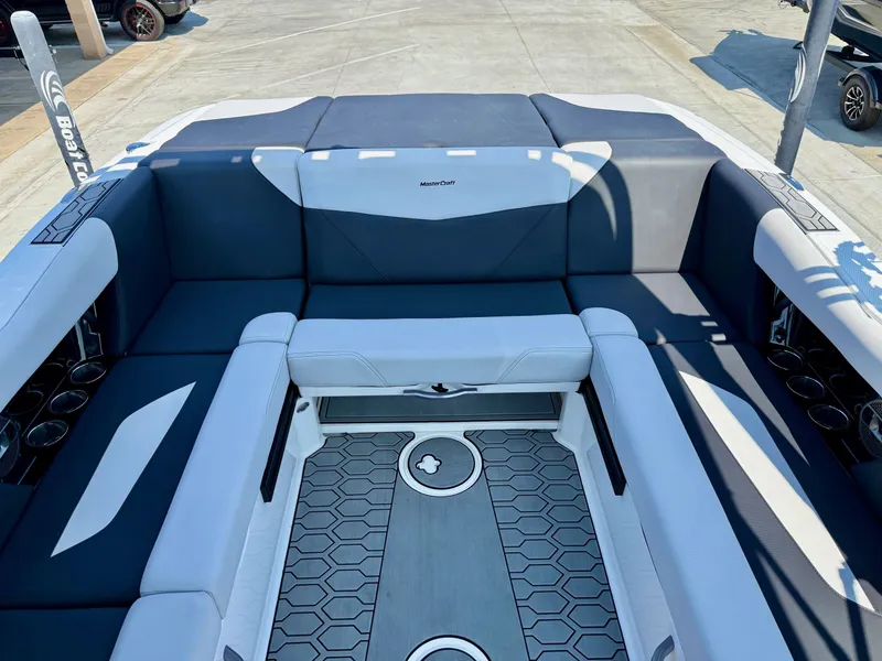 Slide: The Image of MasterCraft NXT24 2021 - 17