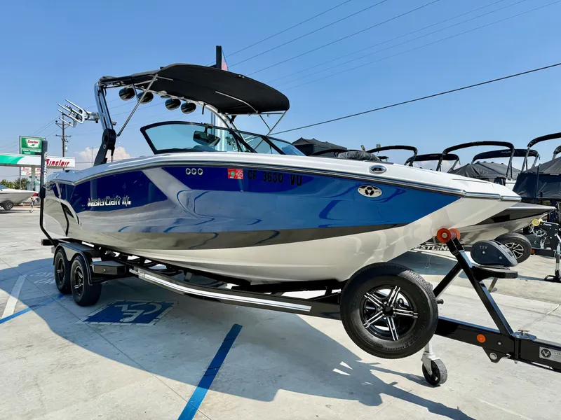 Slide: The Image of MasterCraft NXT24 2021 - 3