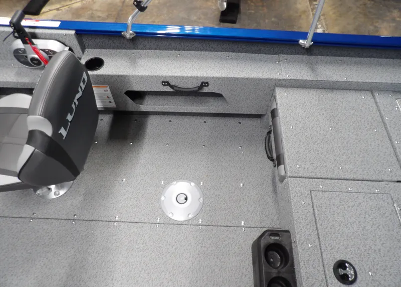 Slide: The Image of Lund 1775 Adventure Sport 2026 - 10