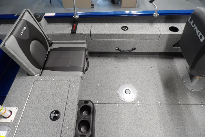 Slide: The Image of Lund 1775 Adventure Sport 2026 - 8