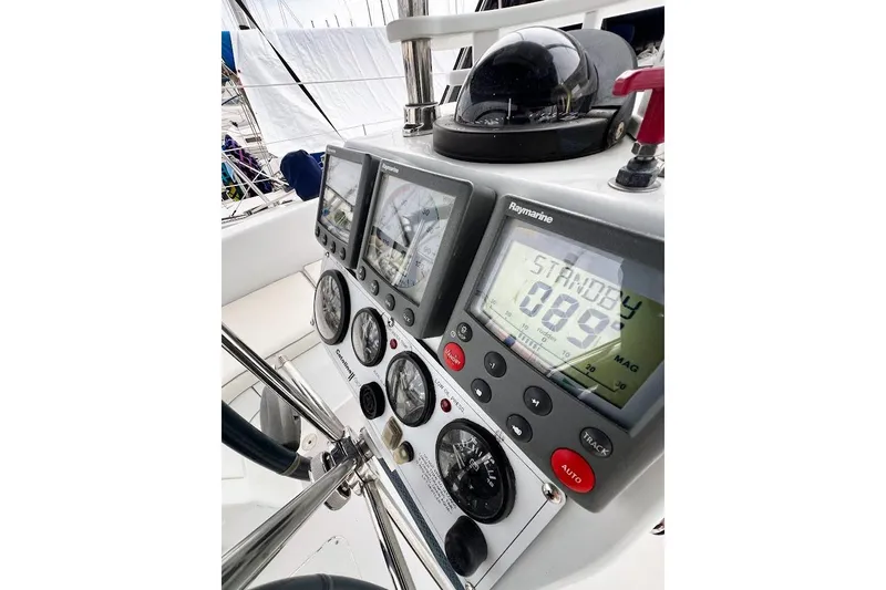 Slide: The Image of Raymarine and engine control displays - 27