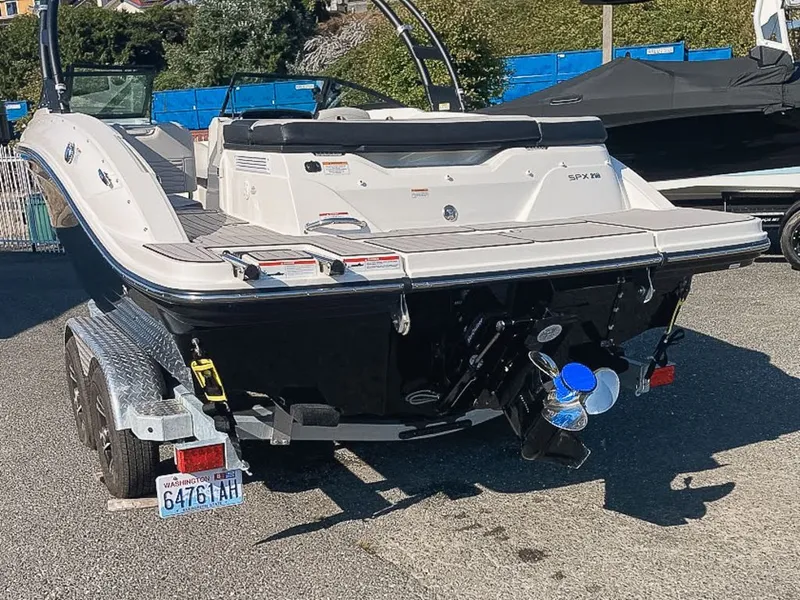 Slide: The Image of Sea Ray SPX 210 2022 - 3