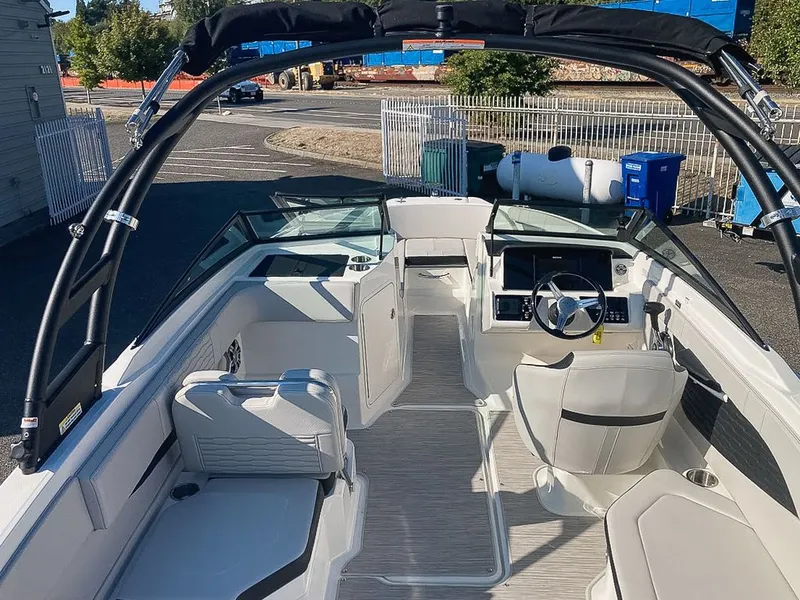 Slide: The Image of Sea Ray SPX 210 2022 - 4