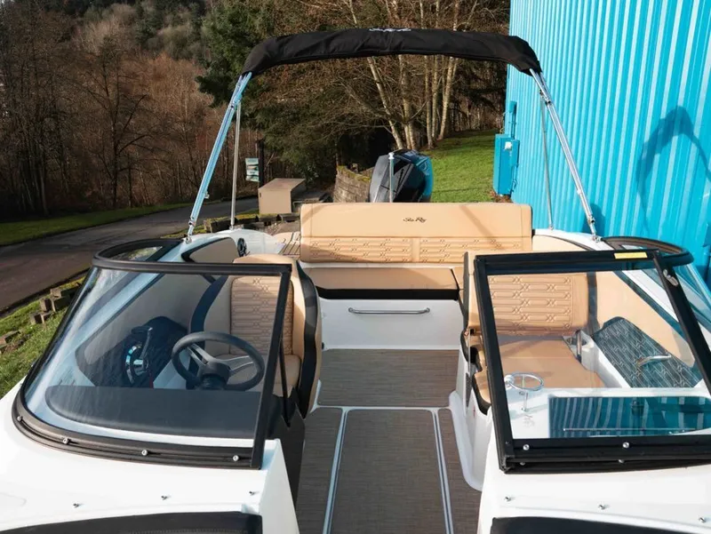 Slide: The Image of Sea Ray SPX 210 Outboard 2026 - 10