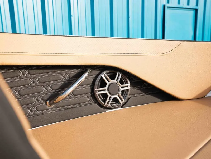 Slide: The Image of Sea Ray SPX 210 Outboard 2026 - 11