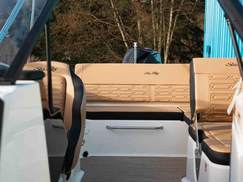 Slide: The Image of Sea Ray SPX 210 Outboard 2026 - 13