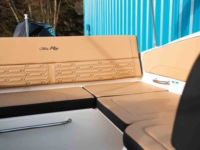 Slide: The Image of Sea Ray SPX 210 Outboard 2026 - 15