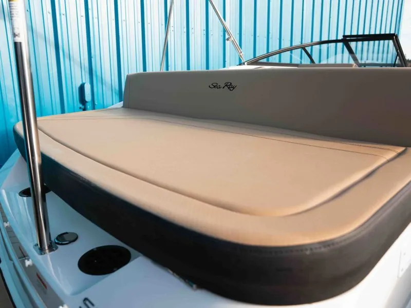 Slide: The Image of Sea Ray SPX 210 Outboard 2026 - 17