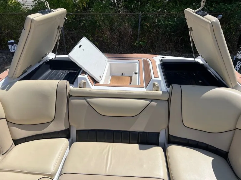 Slide: The Image of MB F22 TOMCAT 2022 - 14