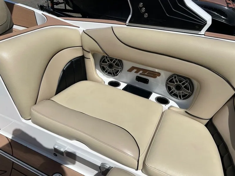 Slide: The Image of MB F22 TOMCAT 2022 - 7