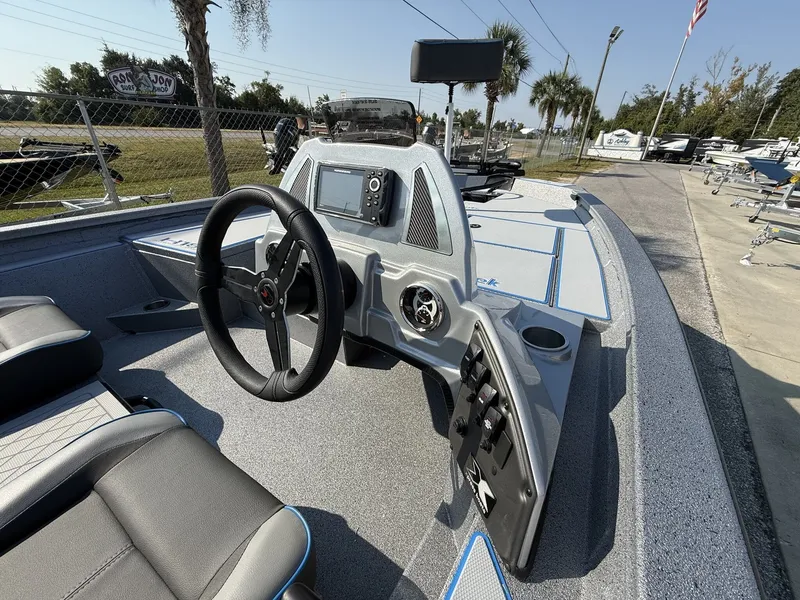 Slide: The Image of Xpress H18 Bass 2026 - 8