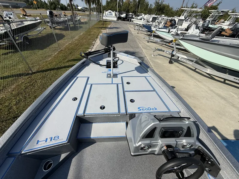 Slide: The Image of Xpress H18 Bass 2026 - 9