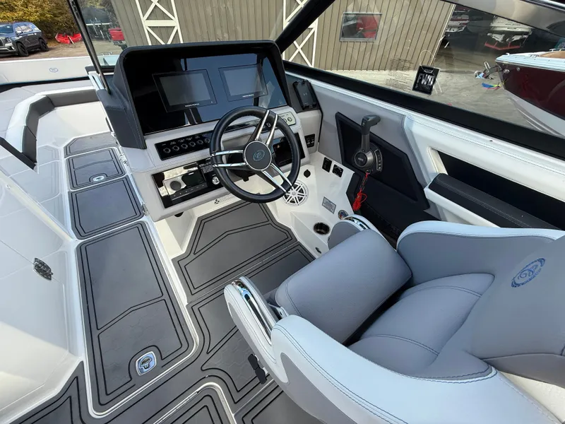 Slide: The Image of Cobalt R8 Surf 2022 - 103