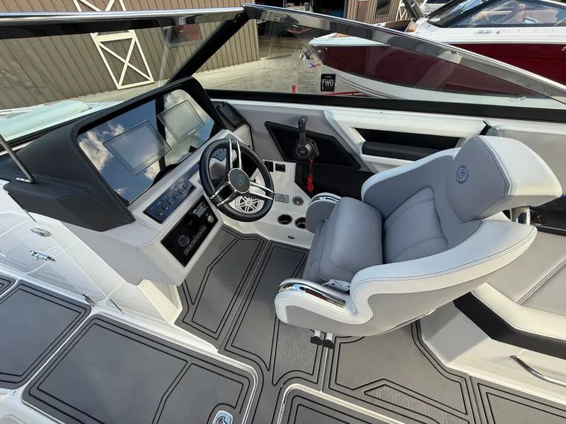 Slide: The Image of Cobalt R8 Surf 2022 - 105