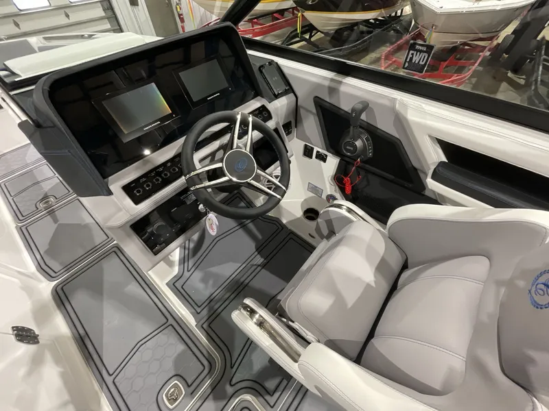 Slide: The Image of Cobalt R8 Surf 2022 - 75