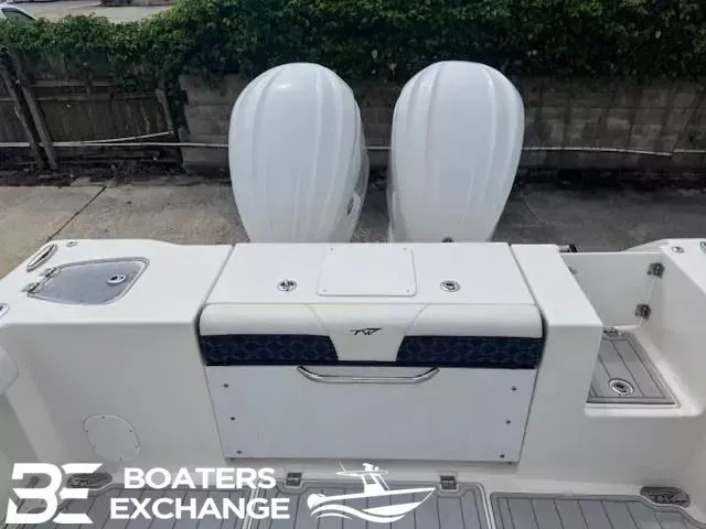 Slide: The Image of Tidewater 280 CC Adventure 2021 - 4