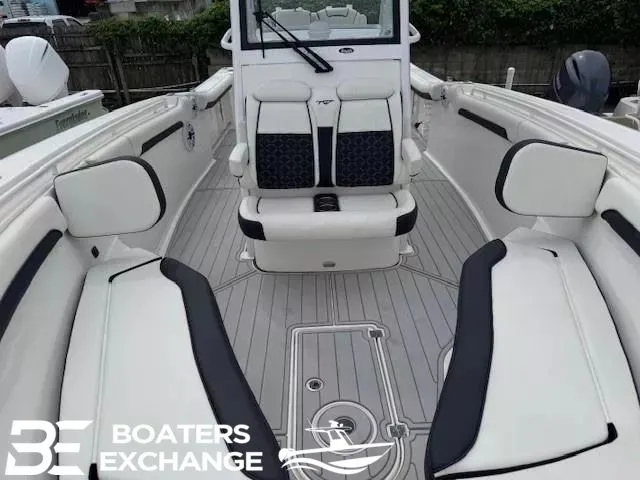 Slide: The Image of Tidewater 280 CC Adventure 2021 - 8